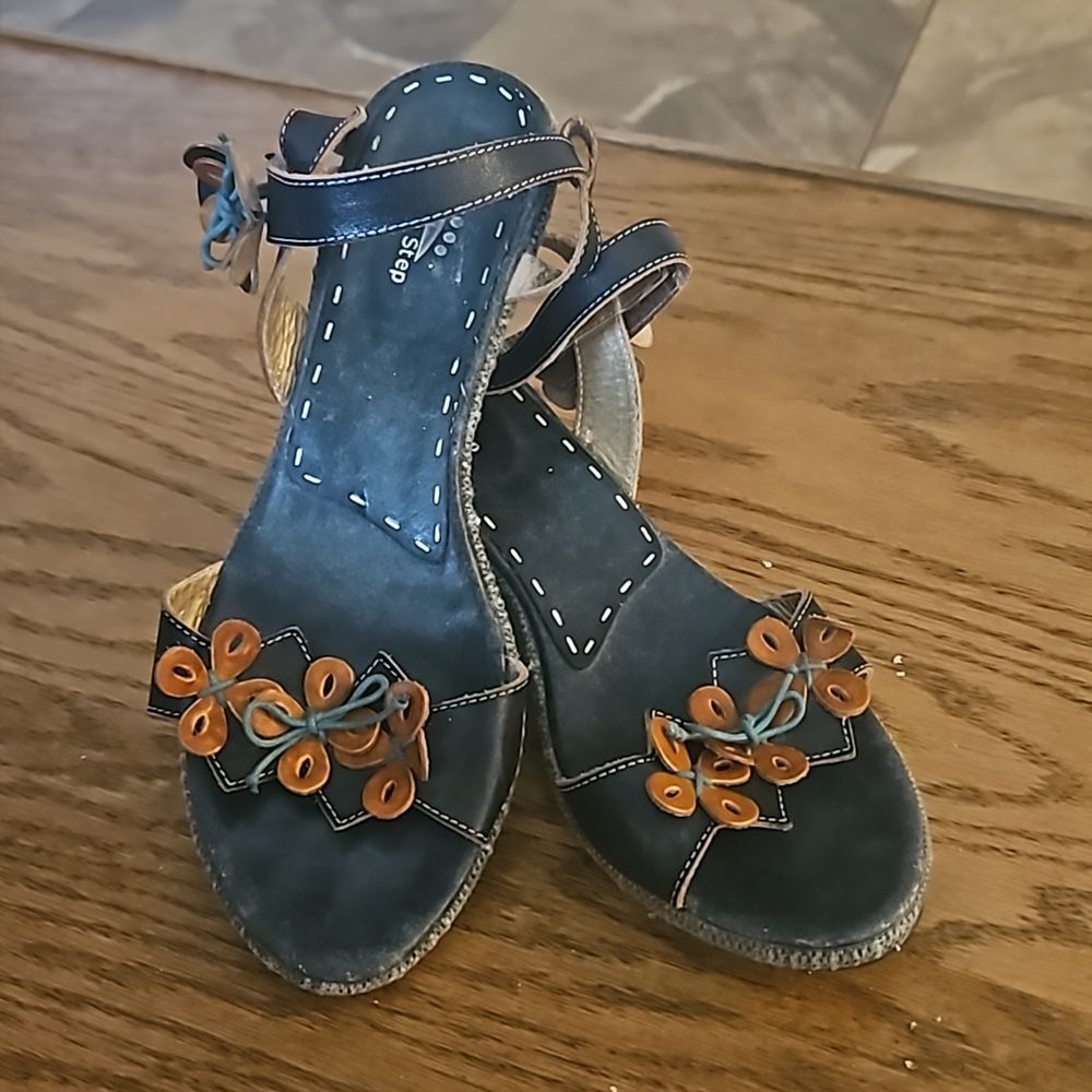 Spring Step Tarragon Flower Stacked Heel Sandals womens size 9 (EU 40)